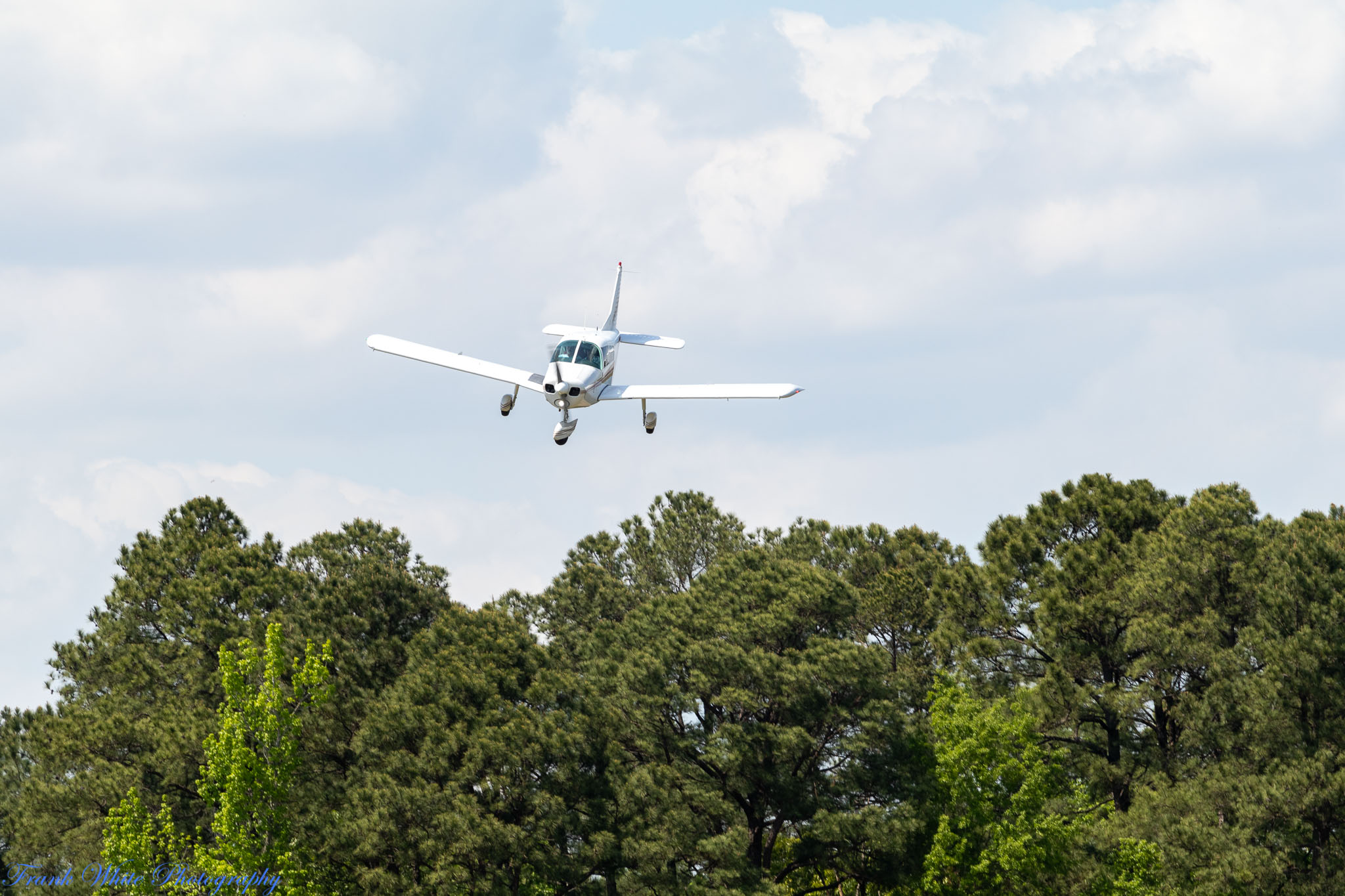 8NC8-Lake-Ridge-Fly-in-April-23rd-0785.jpg